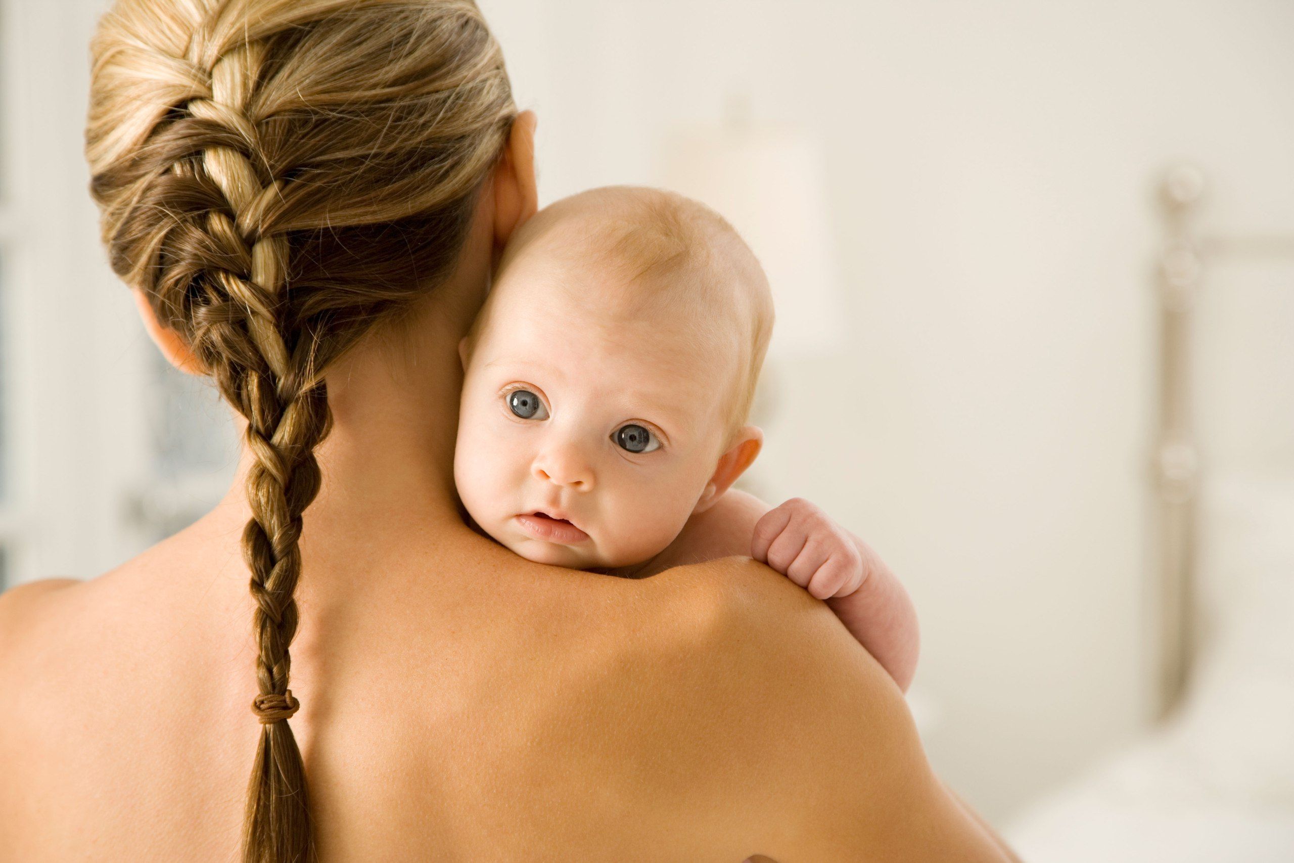 Выпадение волос у женщин после родов