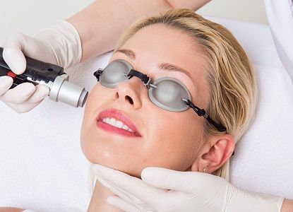 Лазерное омоложение кожи лица: описание процедуры
