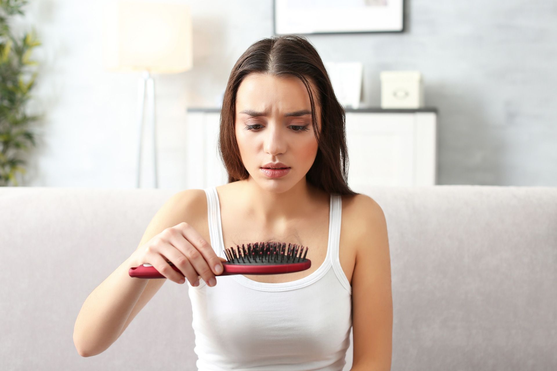 Три мифа о причинах выпадения волос